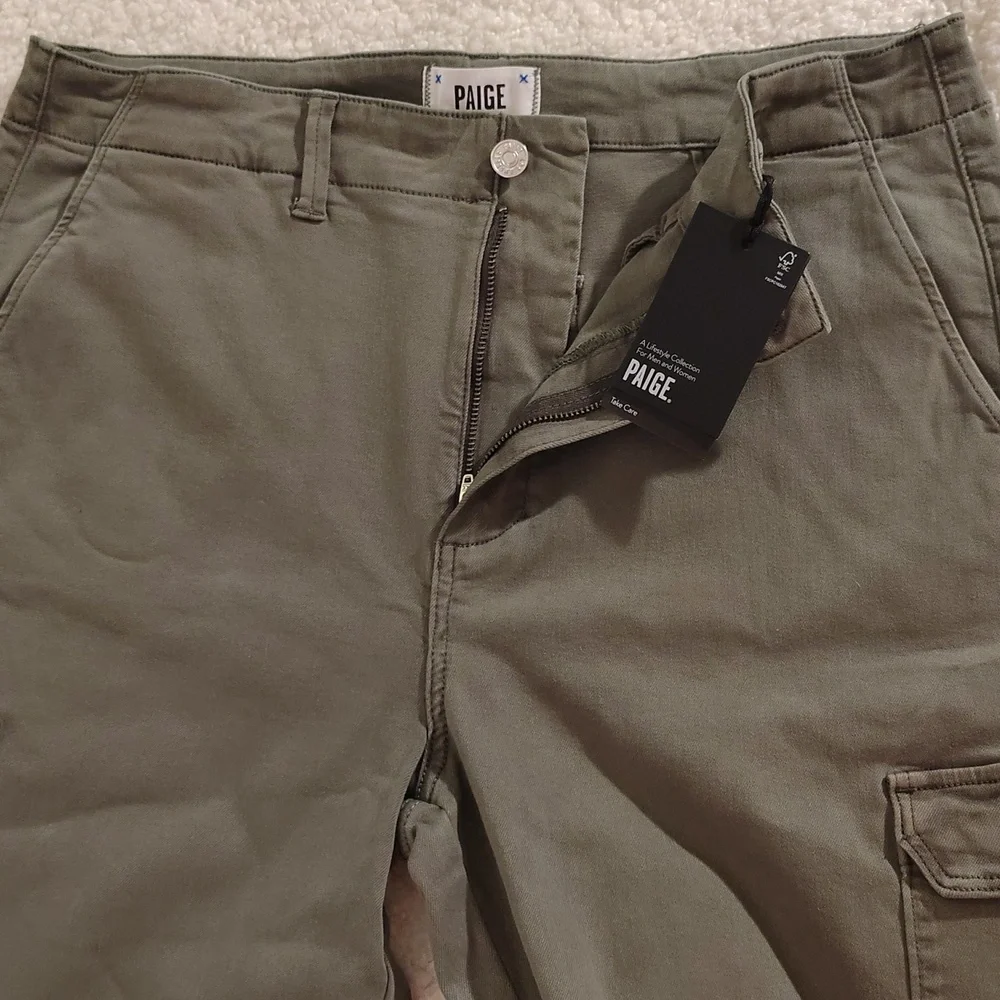 PAIGE Carly Wide Leg Cargo Pocket Jeans – Vintage Ivy Green, Size 32 (10-12) - Picture 2 of 16